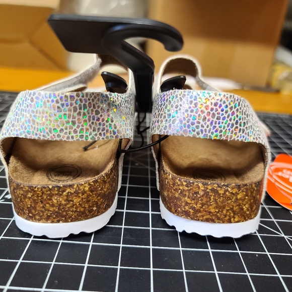 Wonder Nation Toddler girls Rainbow Holographic Snake skin Pattern 2 Strap Sanda - Picture 3 of 9